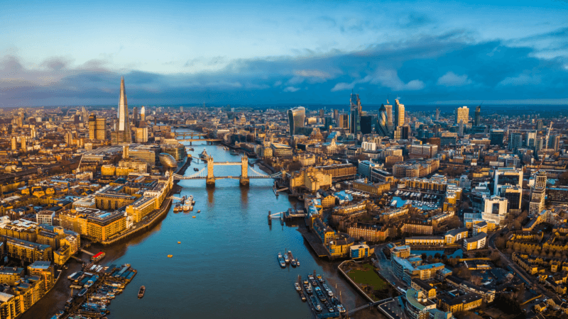 Sustainable waste in cities: View over River Thames showing London landscape